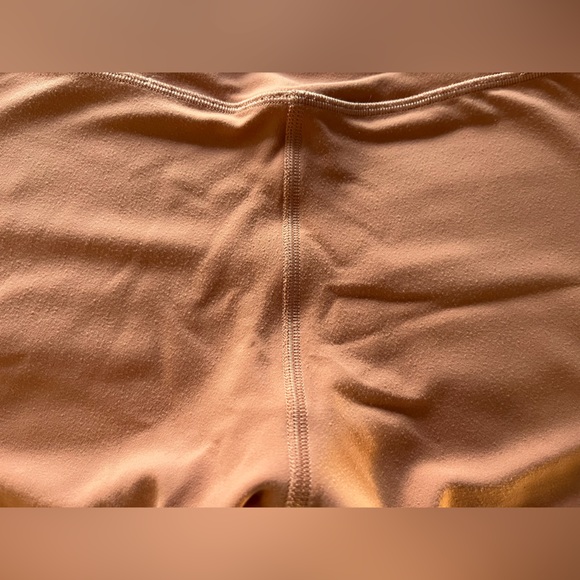 Lululemon Align High-Rise Pant 25"
Pink Savannah - Picture 6 of 9